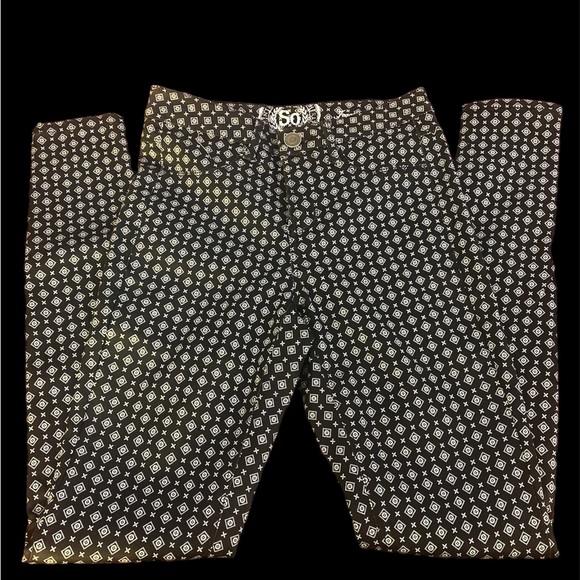 So black and white pattern jegging NWOT women size 1 - Picture 2 of 6